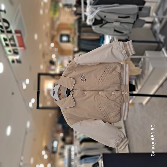 폴햄키즈 뉴코아인천점 여아들이 데일리하게 착용 가능한 카라형 경량점퍼