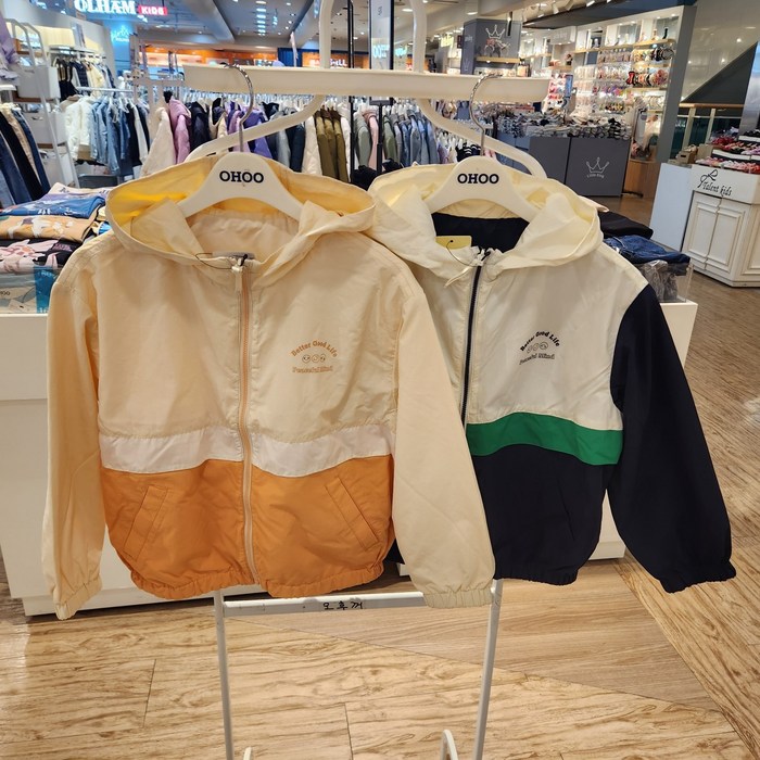 오후 NC 엑스코점 남여공용 양면변신 한벌로 두벌효과!!!! 아동 바람막이 점퍼 OHJA24301