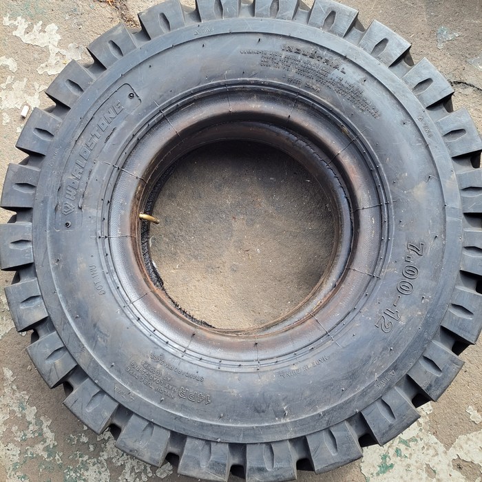 지게차타이어중국산 70012튜브 후랩오비포함