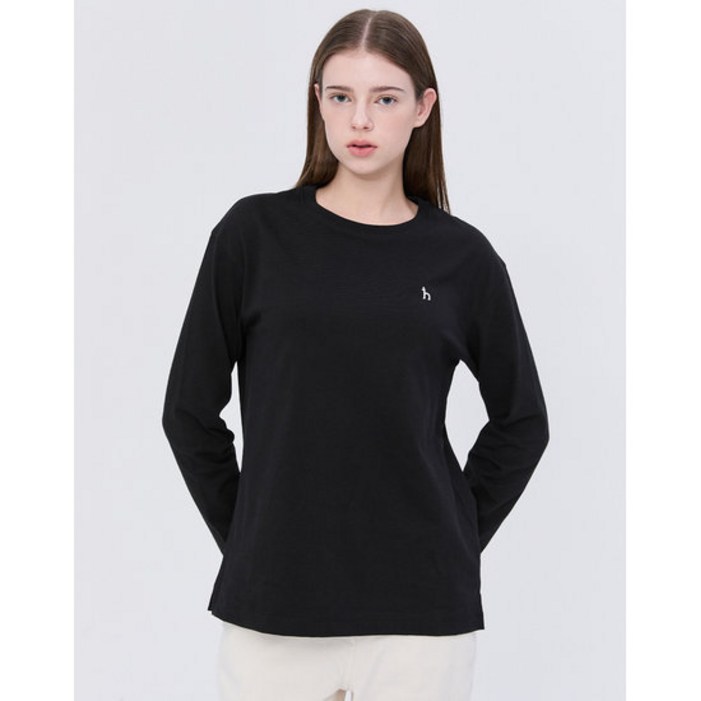 헤지스레이디스 헤지스 여성 반값세일스테디셀러면100 블랙 솔리드 로고 자수 긴소매 티셔츠 WSTS4D114BK 378468