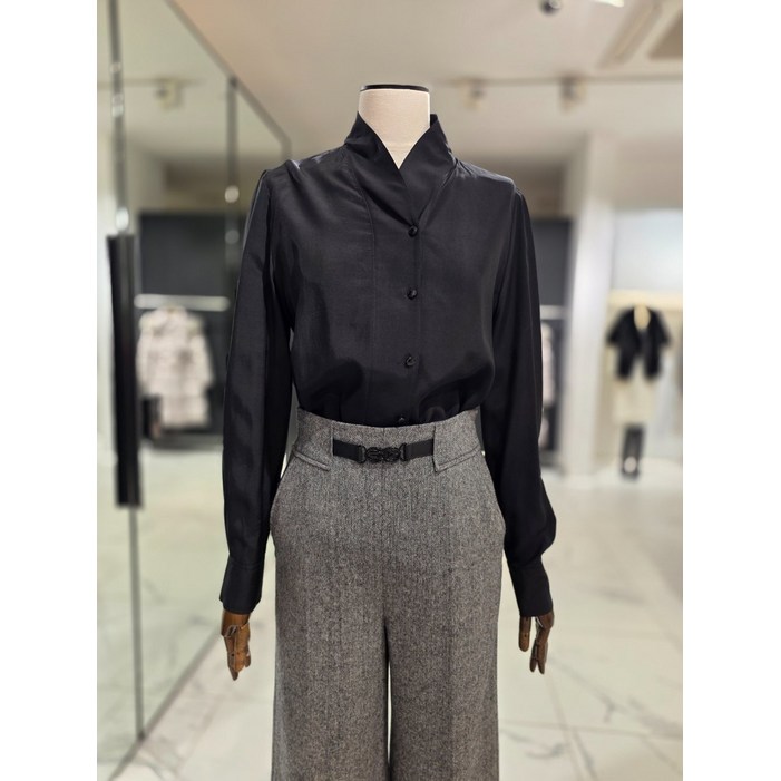 국내백화점  모조에스핀 여성 V넥 셔츠 블라우스 깔끔한 오피스룩 기본 데일리