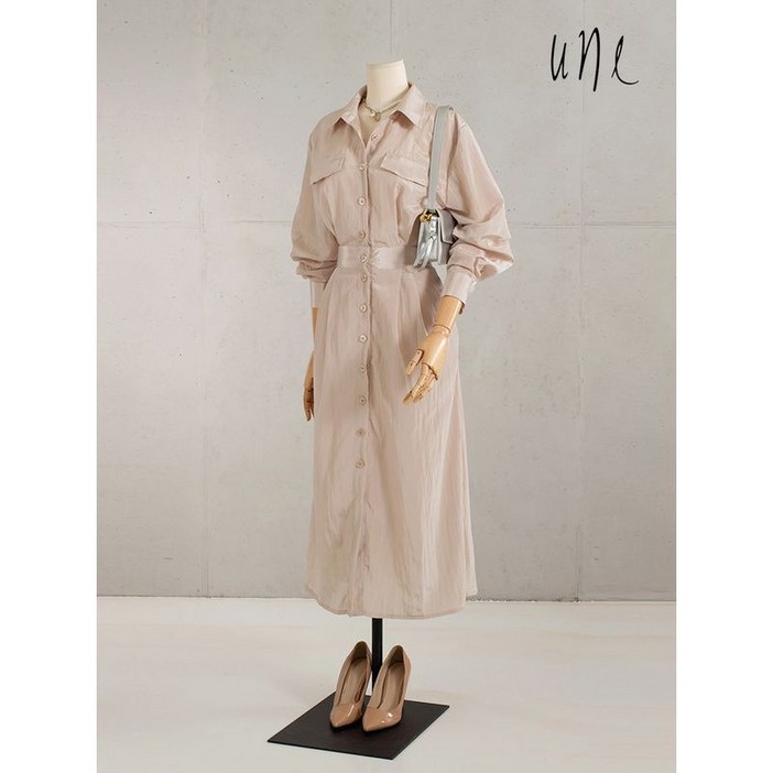 윈 UNE스타일리쉬 BACK밴딩 글로시원피스