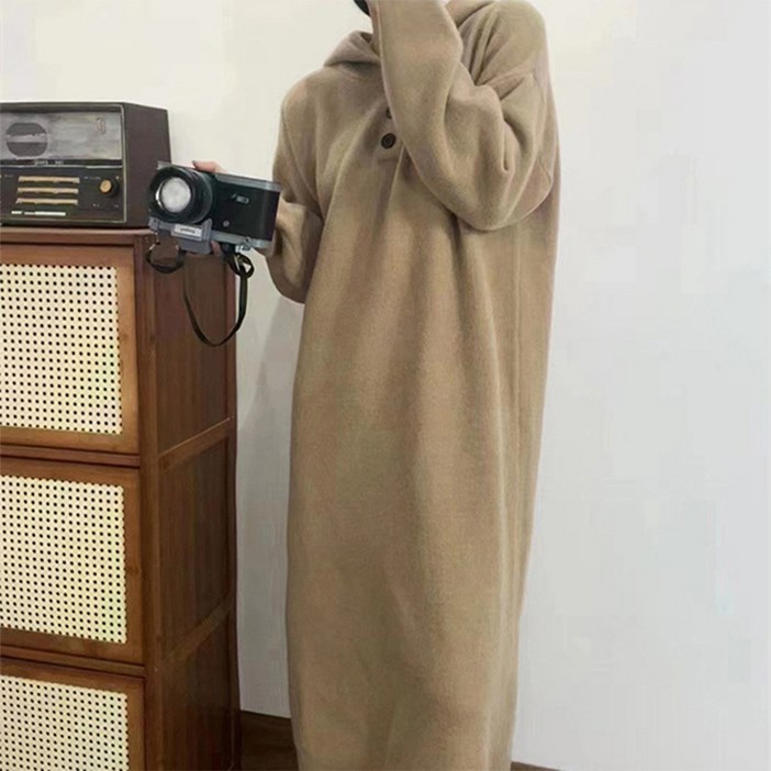 더블유 버튼 후드 니트 원피스