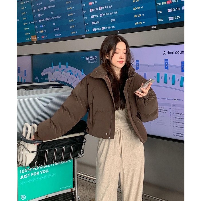 워너비뮤즈 /  무광 하이넥 오버핏 크롭 숏패딩