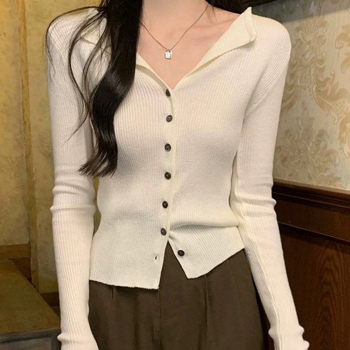 큐엔유 여성 빅카라 골지 긴팔니트 슬림 단추 니트 가디건