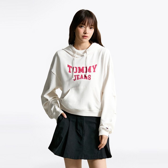 타미힐피거 박시 크롭 바시티 후디 (T32F7TTO51TWT1YBH)