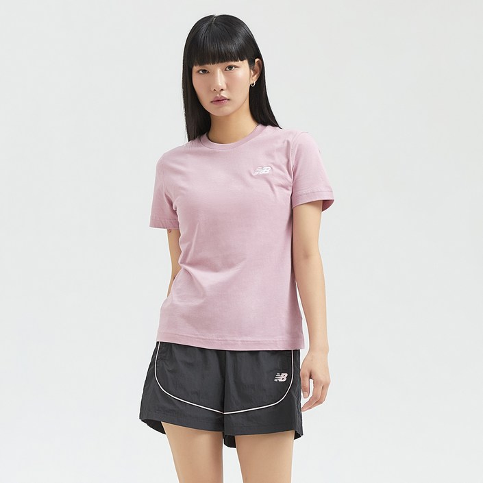 뉴발란스 여성용 스포츠 에센셜 통기성 스탠다드핏 반팔 티셔츠 NBNEFBV012