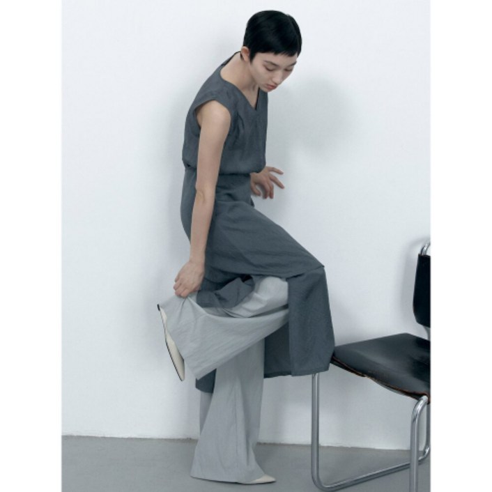 매장정품 에잇세컨즈 8SECONDS 슬리브리스 랩 롱 원피스 - 애쉬 115871BY24 205618