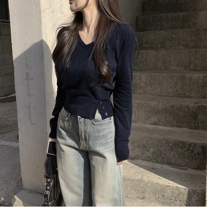 쪼예 데일리 브이넥 언발 트임 버튼 세미크롭 긴팔 니트