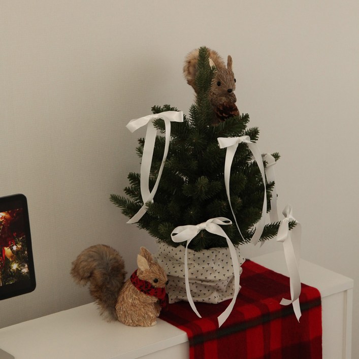 당일출고 POCK 고급 PE 미니트리 선물 크리스마스트리 장식 지네전구포함 벨벳리본 다람쥐오나먼트 풀세트 레드 화이트
