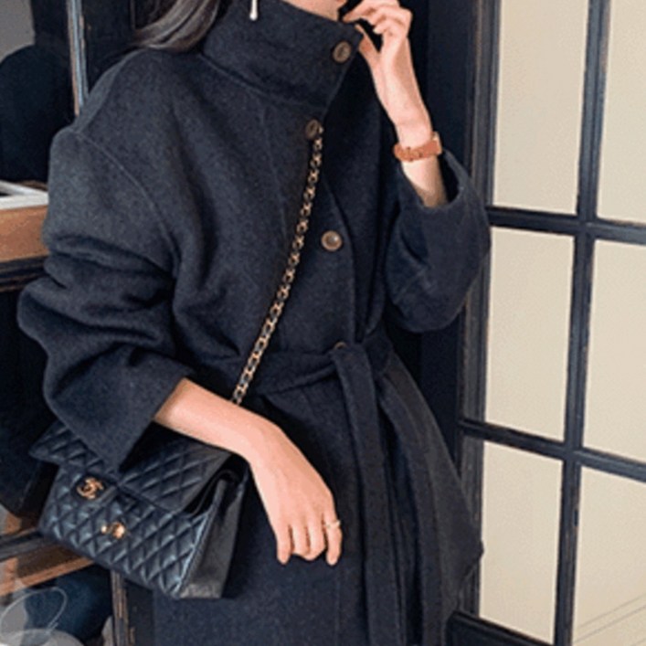 루어스룸 레닉스 하이넥 하프 핸드메이드 벨트 코트