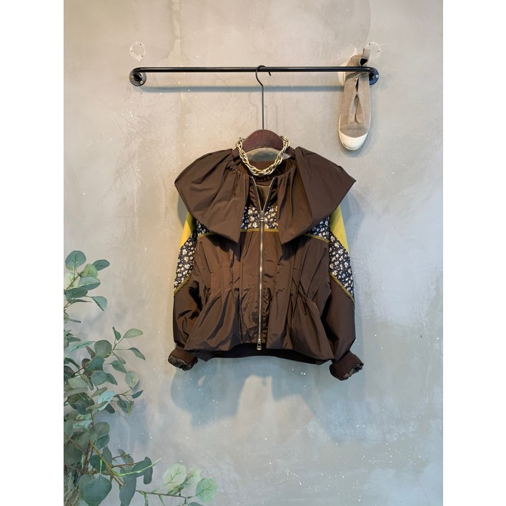 씨샵인더룸  텔라드 빅러플 카라 플로럴 집업 점퍼 2color C