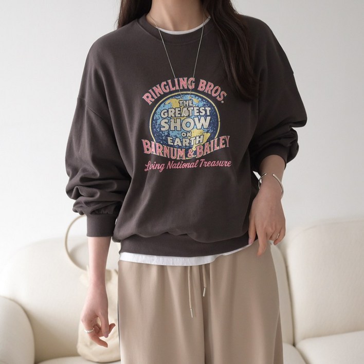 데일리앤 바넘 봄 가을 여자 긴팔 맨투맨 티셔츠 레터링 빈티지 프린팅 루즈핏