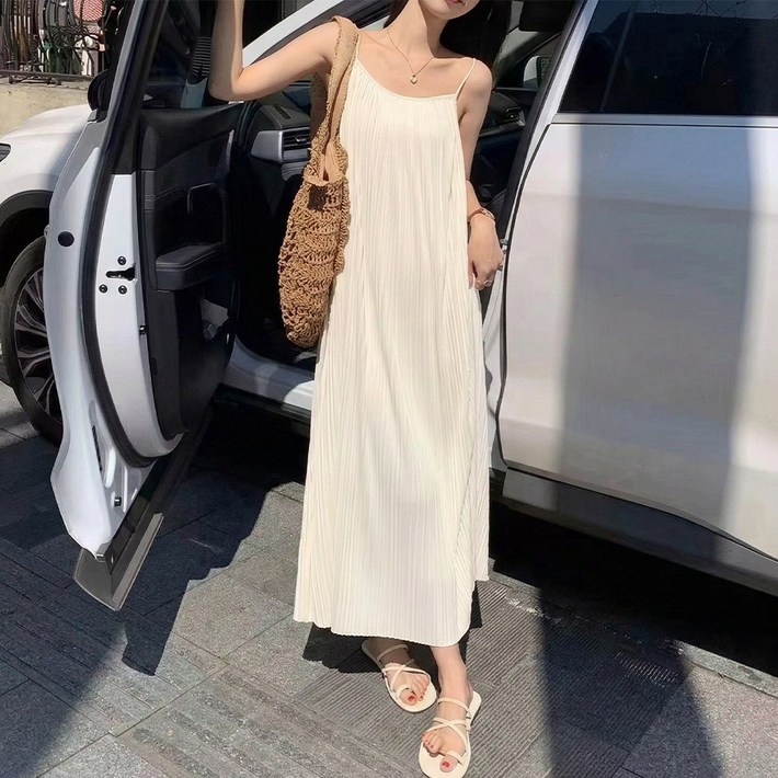 UPPERCUT 여성 플리츠 끈나시 슬립 롱원피스 나시 원피스 휴양지 홈웨어 체형커버