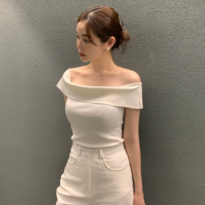 브이엔 오프숄더 페미닌 티 브이엔 오프숄더 페미닌 티