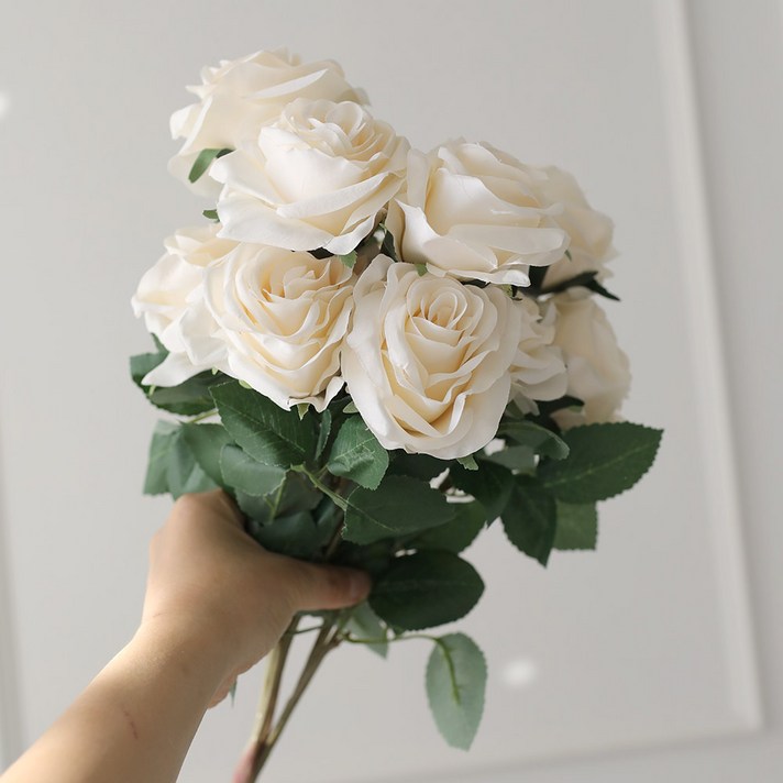 
                                                        조화 장미 10송이 꽃다발, 크림
                                                    