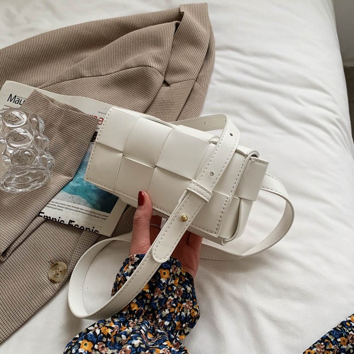 보나라온 두부 위빙 미니 바디 카세트 크로스백