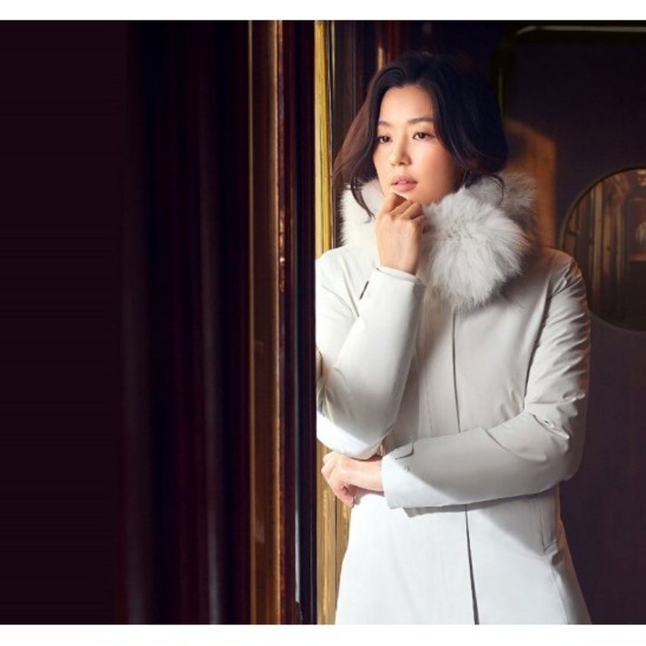 네파 TV광고상품! 때로는 캐주얼하게 때로는 고급스럽게 전지현 구스다운 아르테 롱 구스코트 (아이보리)