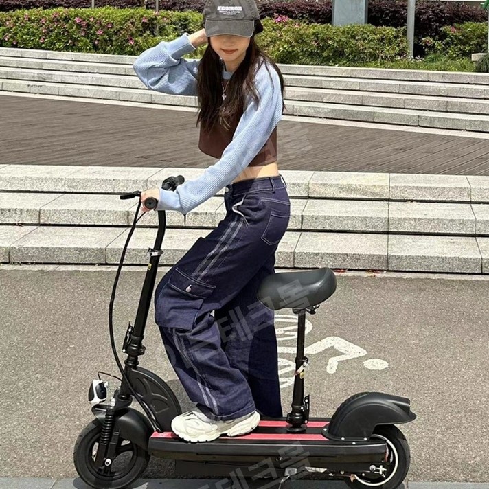 접이식 전기킥보드 초경량 출퇴근용 80km 접이식 전기킥보드 초경량 출퇴근용 80km