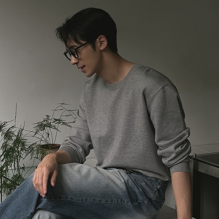 프렌치 커팅 워셔블 라운드 니트
