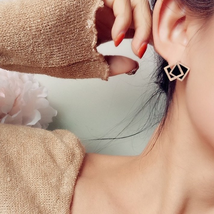 하나린 써지컬스틸 귀걸이 지오메트리 티타늄골드