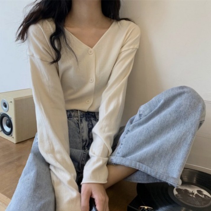 레티고 간절기 브이넥 버튼 니트 가디건