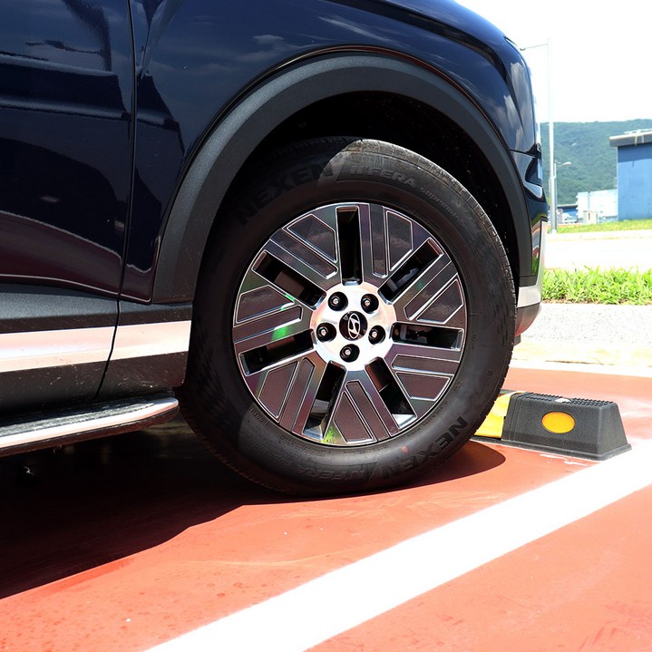 비브랜드(와이앤유)18인치 타이어 드레스업 카본 홀로그램 휠마스크 스티커 보호필름 디올뉴팰리세이드 호환, 블루카본