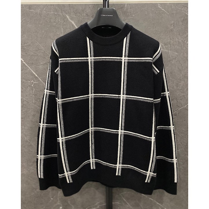 리버클래시 25F/W 블랙 체크패턴 세미오버핏 라운드넥니트(LLW51628)_DG