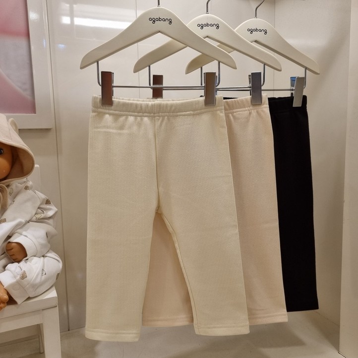 아가방 NC엑스코점 이월 40 완전강추 심플한 디자인 다양하게 코디하기 좋은 부드럽고 따뜻한 기모안감 제프밍크골지레깅스 쫄바지 유아기본레깅스