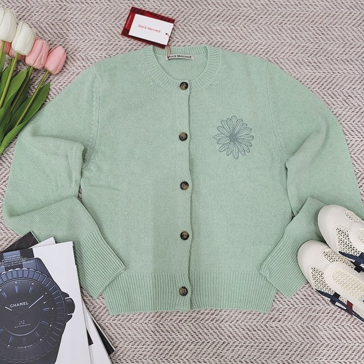 마르디메크르디 라쿤 캐시미어 라운드넥 플라워 자수 니트 가디건 민트 민트