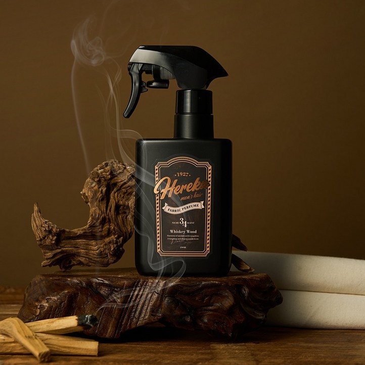 헤레카 패브릭퍼퓸, 위스키우드향 섬유 향수 드레스퍼퓸 섬유스프레이 250ml, 1개, 250ml, 위스키우드향