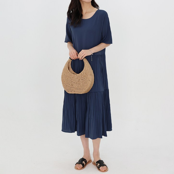 모이르벨라 젬마 라운드넥 플리츠 롱 원피스 T24SS2A0062